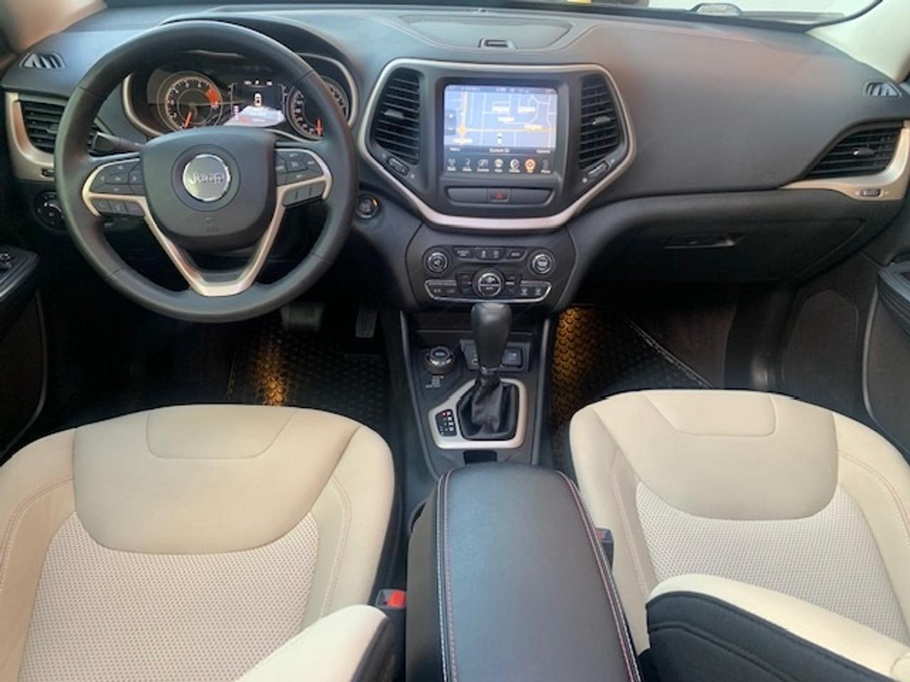 2016 Jeep Cherokee LATITUDE 4X4 V6 Photo