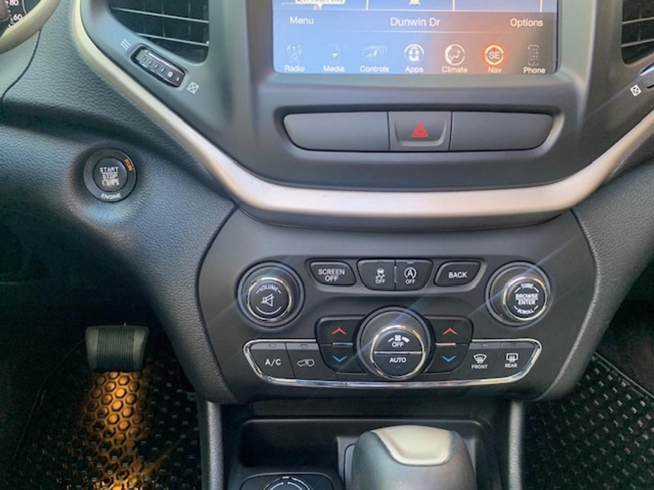 2016 Jeep Cherokee LATITUDE 4X4 V6 Photo