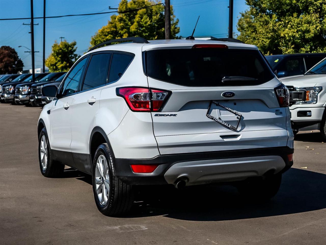 2018 Ford Escape SE,AWD,REAR CAM,BLUETOOTH,ALLOYS,H SEATS,NO ACCIDENT Photo