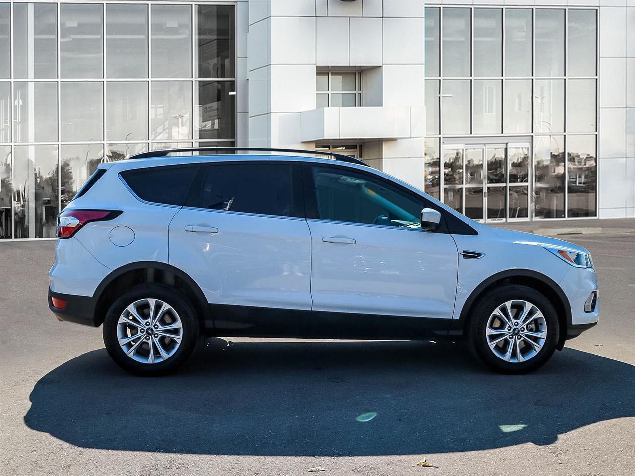 2018 Ford Escape SE,AWD,REAR CAM,BLUETOOTH,ALLOYS,H SEATS,NO ACCIDENT Photo3