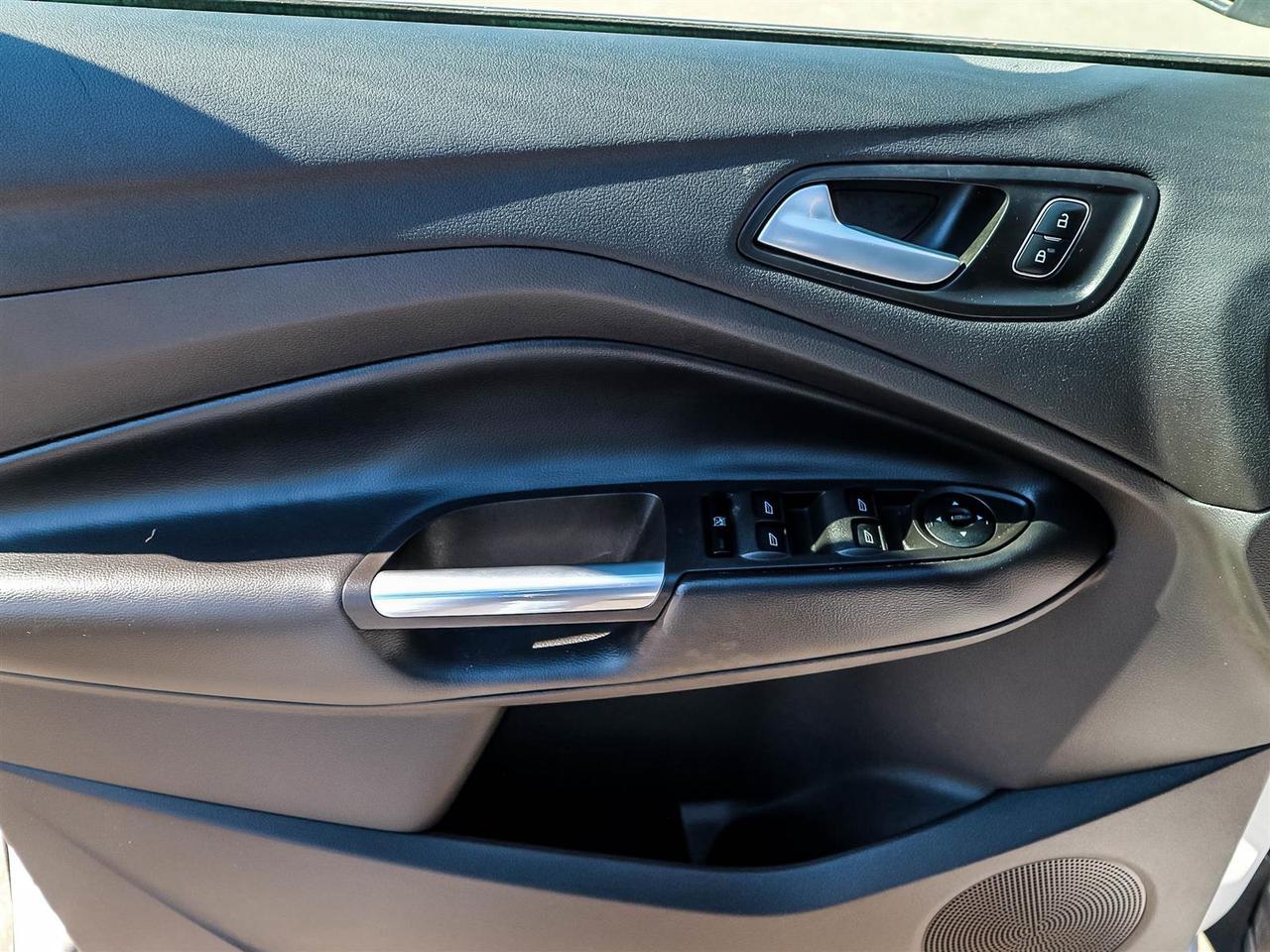 2018 Ford Escape SE,AWD,REAR CAM,BLUETOOTH,ALLOYS,H SEATS,NO ACCIDENT Photo