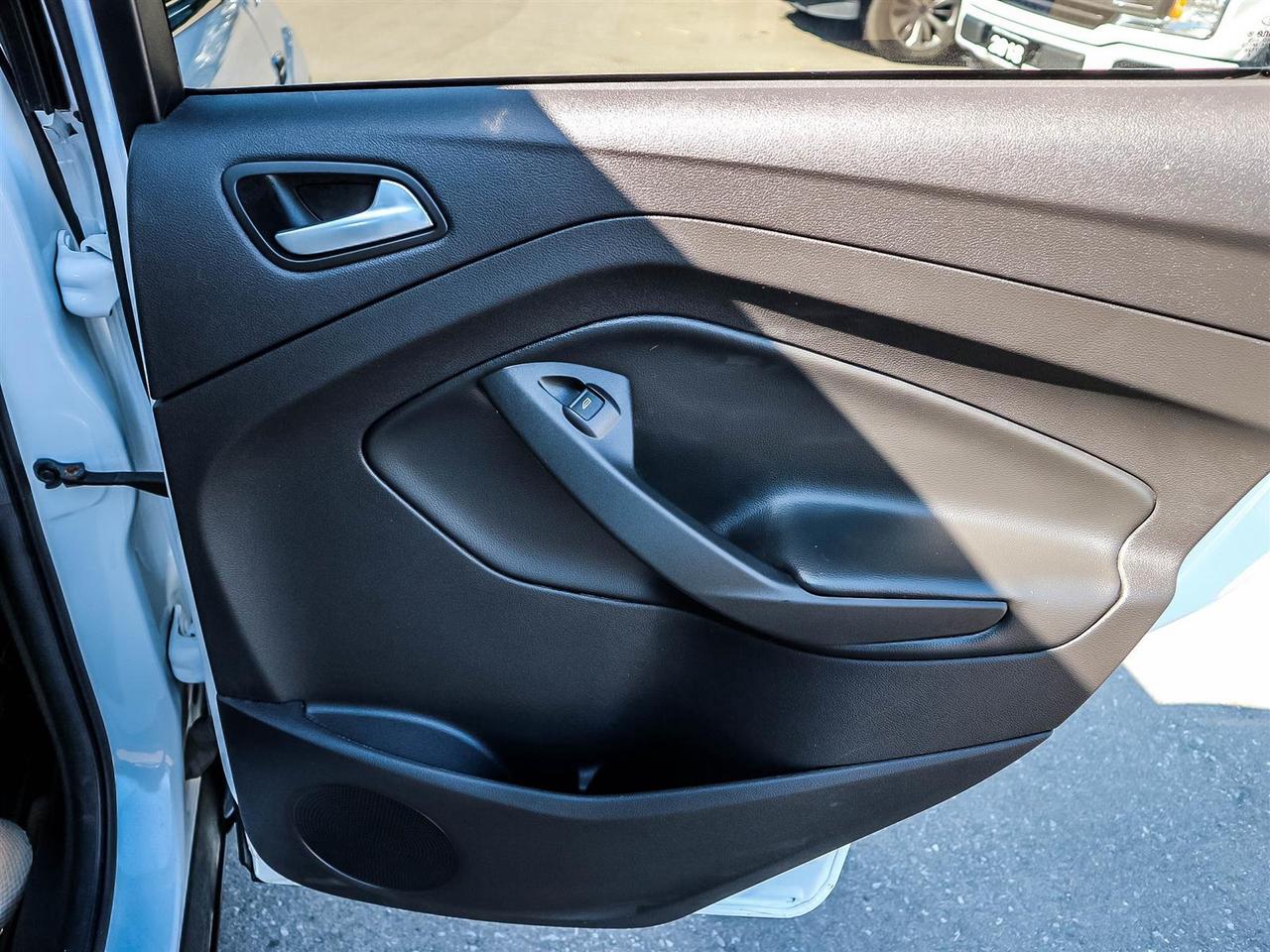 2018 Ford Escape SE,AWD,REAR CAM,BLUETOOTH,ALLOYS,H SEATS,NO ACCIDENT Photo