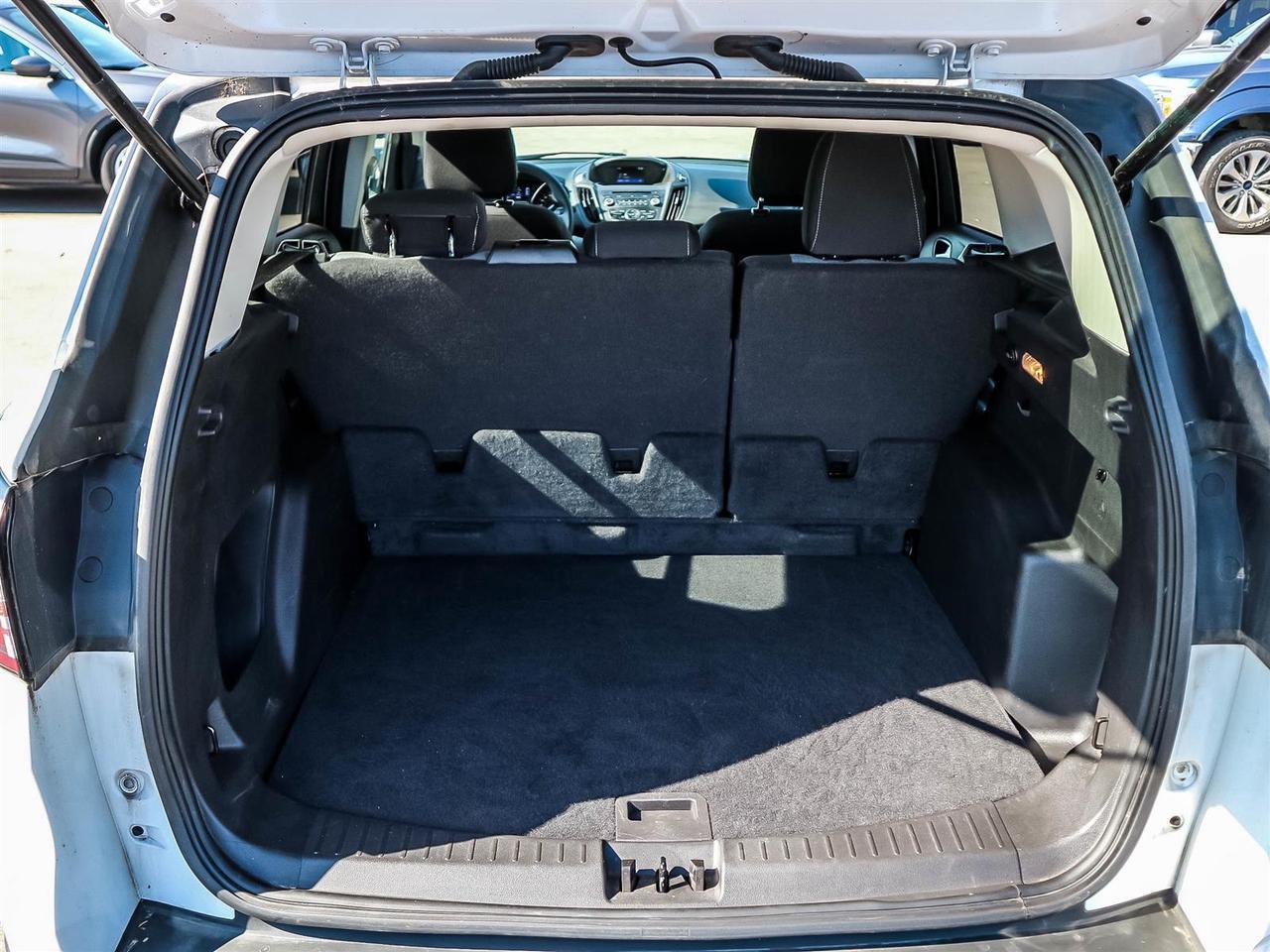 2018 Ford Escape SE,AWD,REAR CAM,BLUETOOTH,ALLOYS,H SEATS,NO ACCIDENT Photo