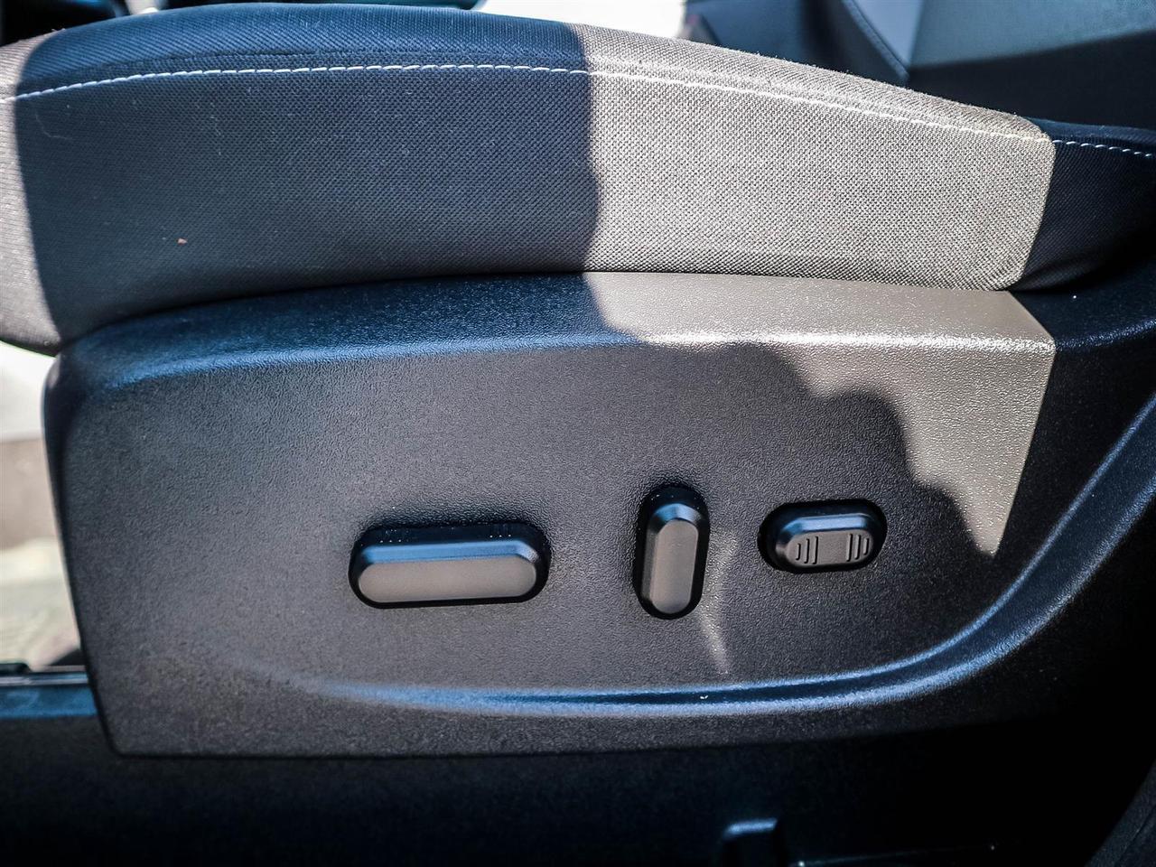 2018 Ford Escape SE,AWD,REAR CAM,BLUETOOTH,ALLOYS,H SEATS,NO ACCIDENT Photo
