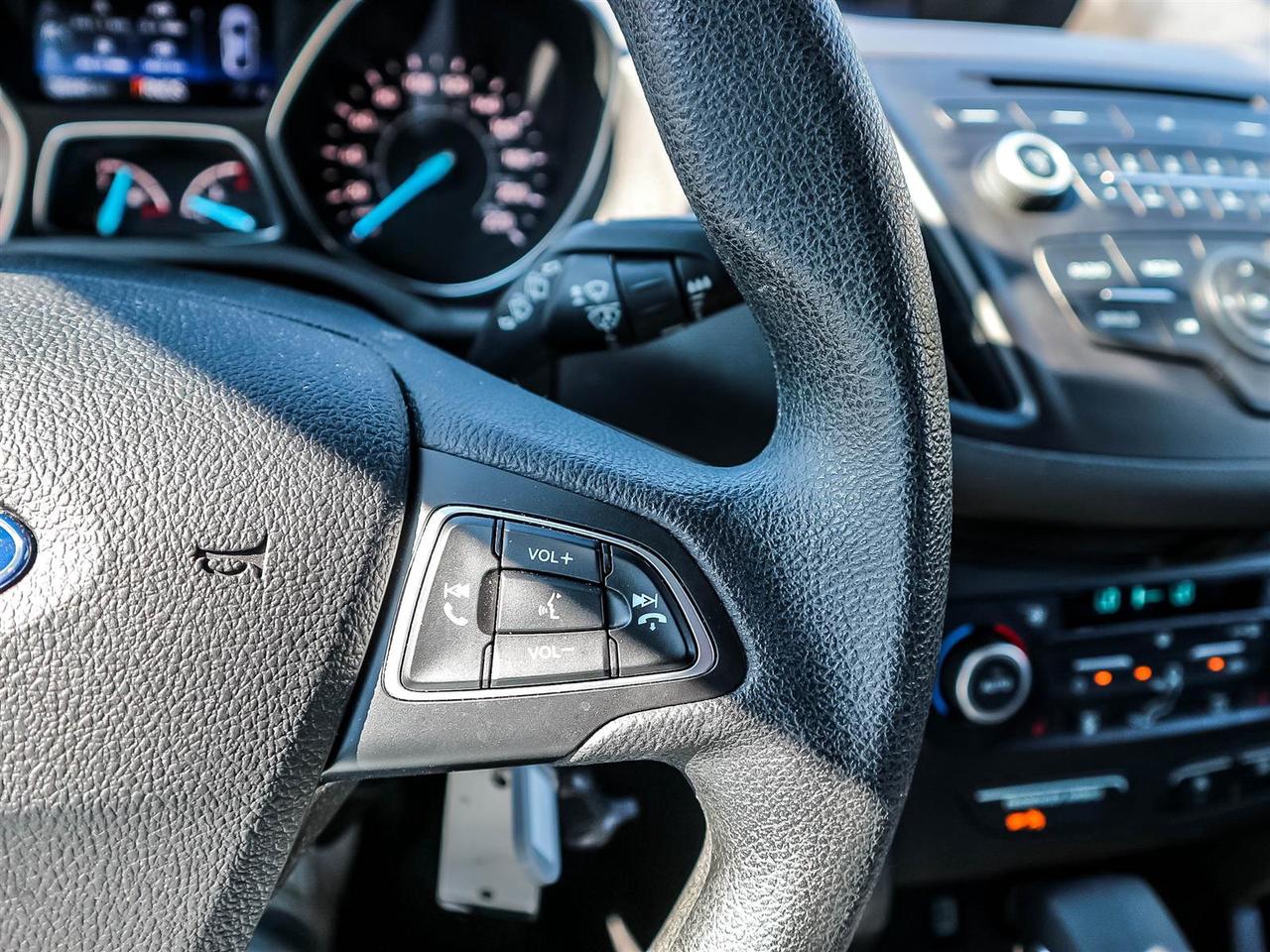 2018 Ford Escape SE,AWD,REAR CAM,BLUETOOTH,ALLOYS,H SEATS,NO ACCIDENT Photo