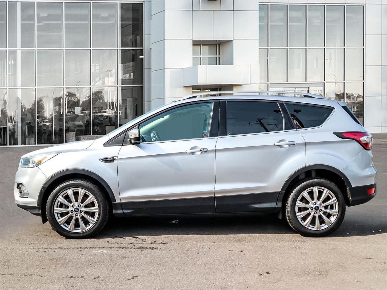 2017 Ford Escape TITANIUM AWD,NAVI,LEATHER,PANO ROOF,ALLOYS,ONE OWNER Photo