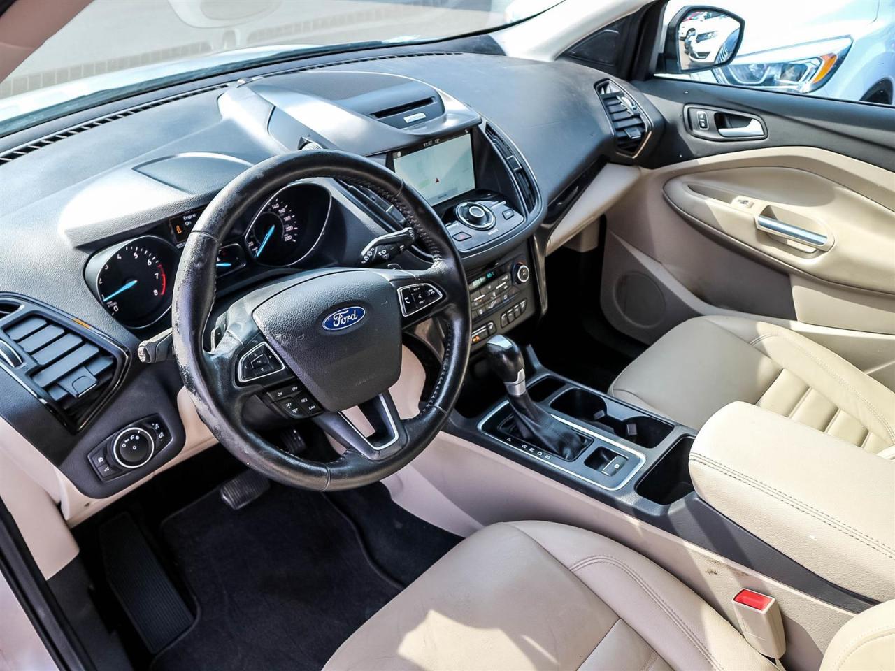 2017 Ford Escape TITANIUM AWD,NAVI,LEATHER,PANO ROOF,ALLOYS,ONE OWNER Photo