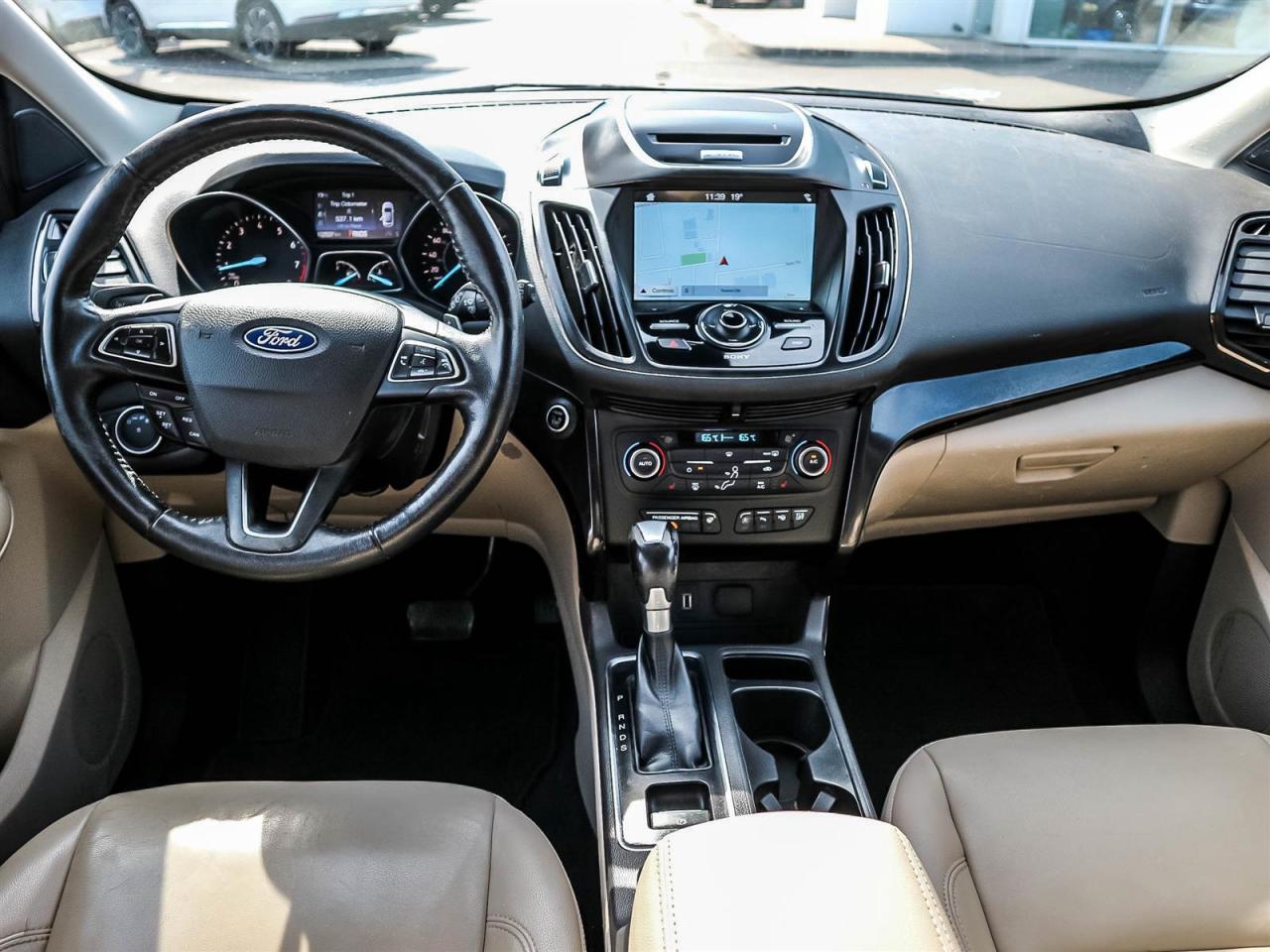 2017 Ford Escape TITANIUM AWD,NAVI,LEATHER,PANO ROOF,ALLOYS,ONE OWNER Photo