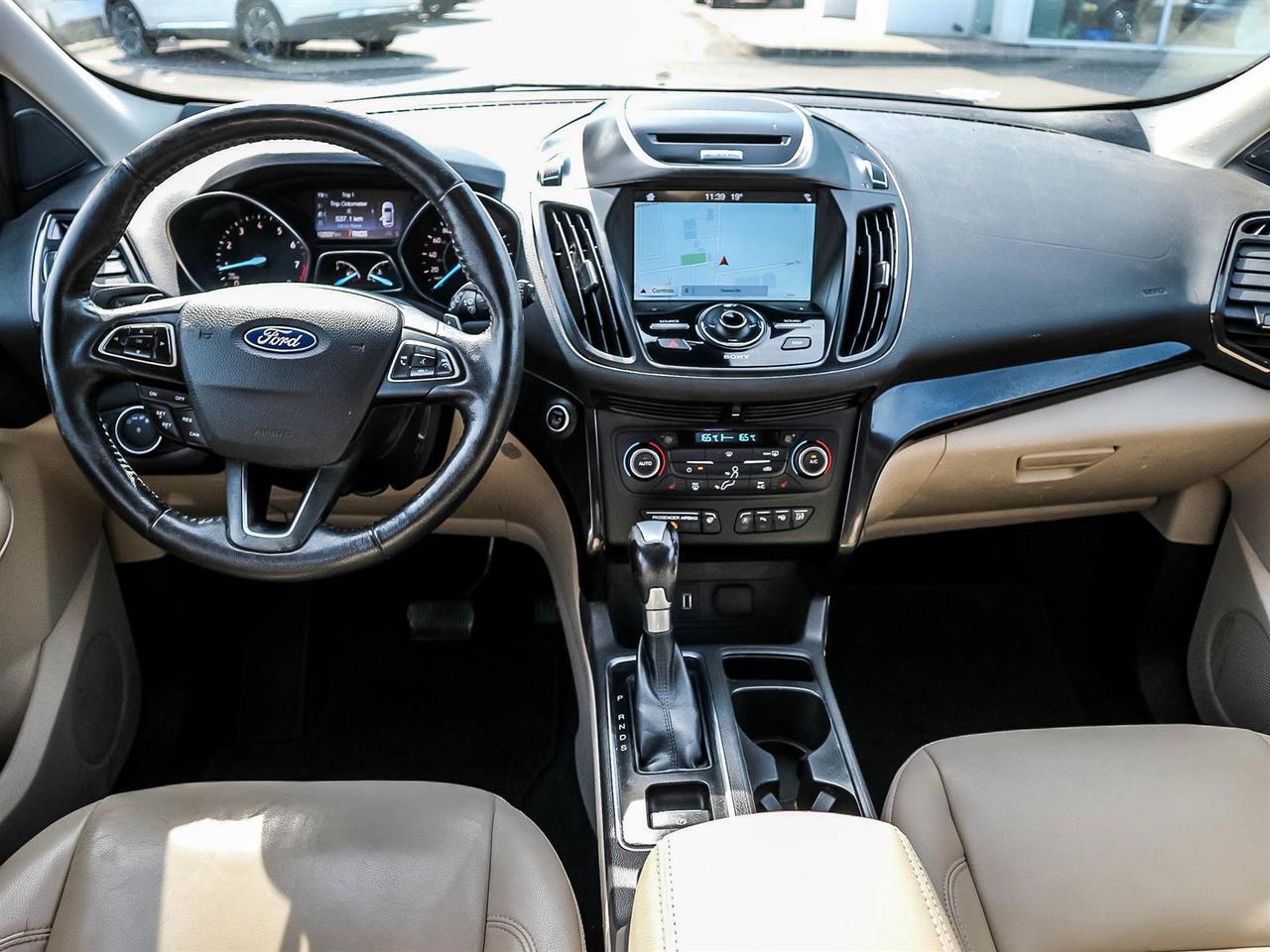 2017 Ford Escape TITANIUM AWD,NAVI,LEATHER,PANO ROOF,ALLOYS,ONE OWNER Photo