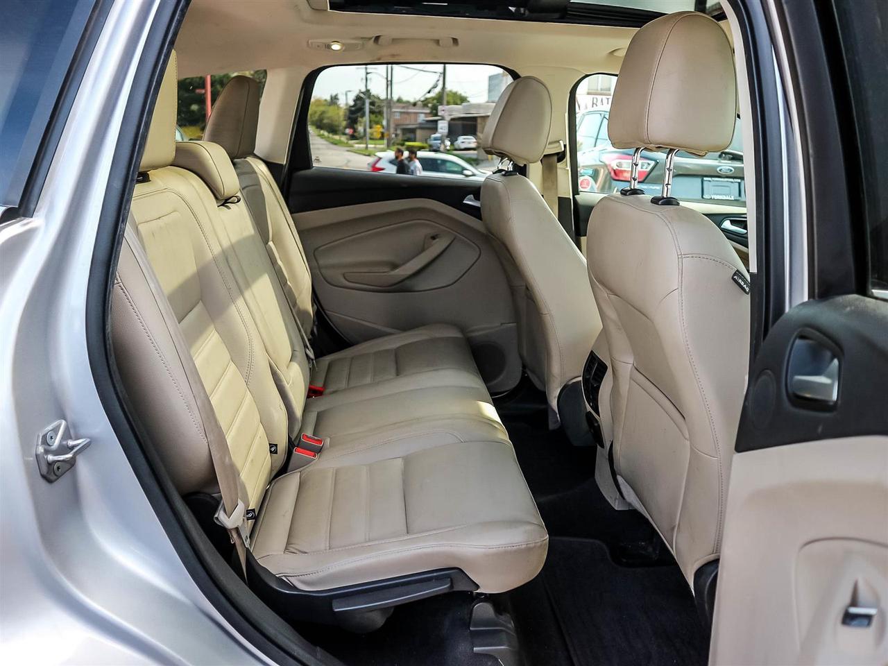 2017 Ford Escape TITANIUM AWD,NAVI,LEATHER,PANO ROOF,ALLOYS,ONE OWNER Photo