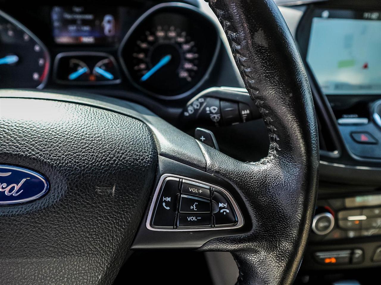 2017 Ford Escape TITANIUM AWD,NAVI,LEATHER,PANO ROOF,ALLOYS,ONE OWNER Photo