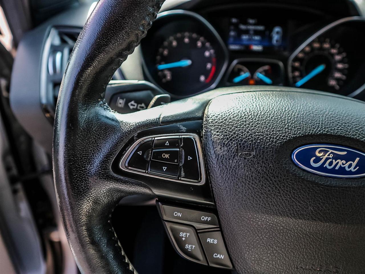 2017 Ford Escape TITANIUM AWD,NAVI,LEATHER,PANO ROOF,ALLOYS,ONE OWNER Photo