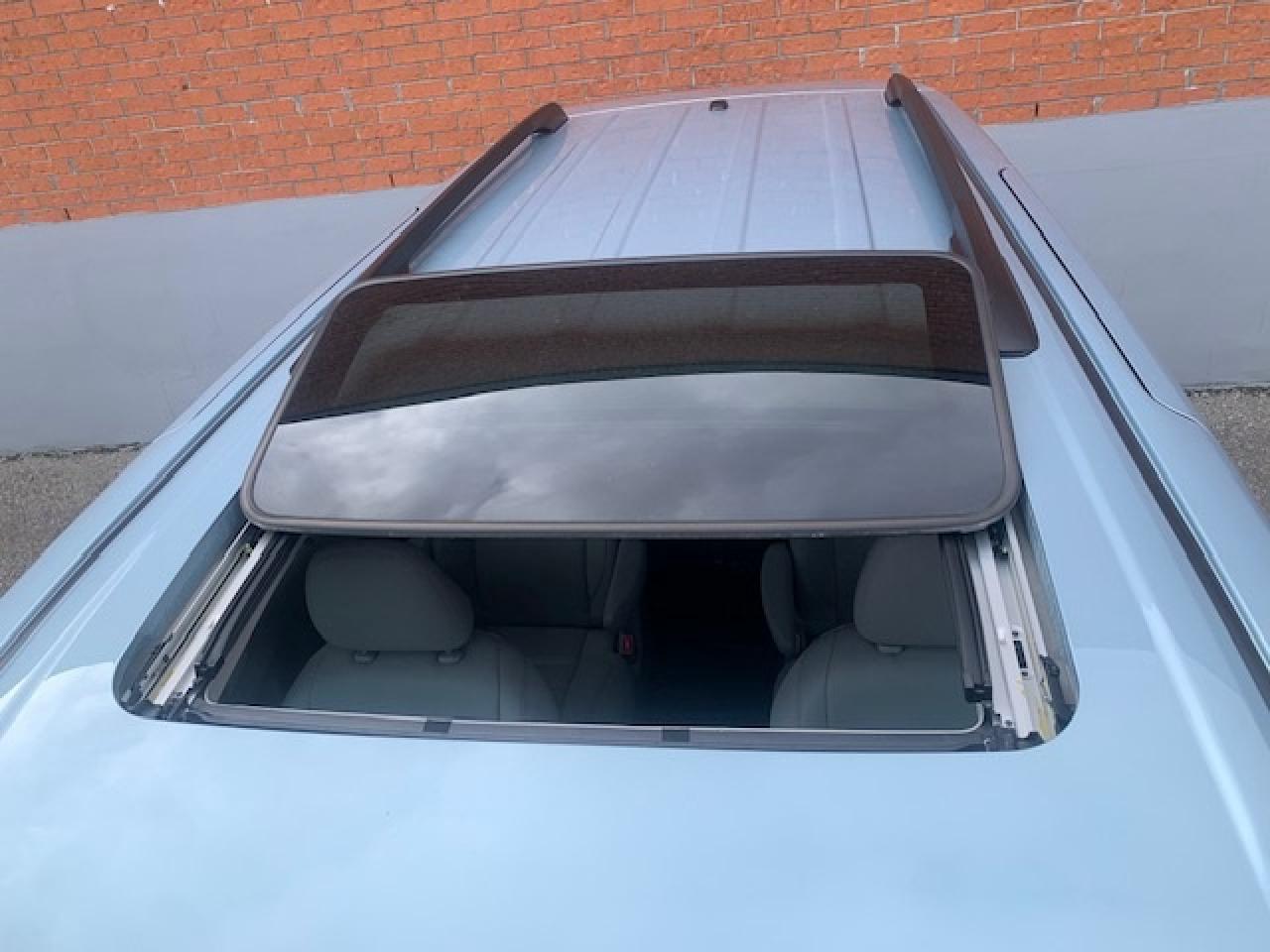 2015 Toyota Sienna XLE AWD Photo