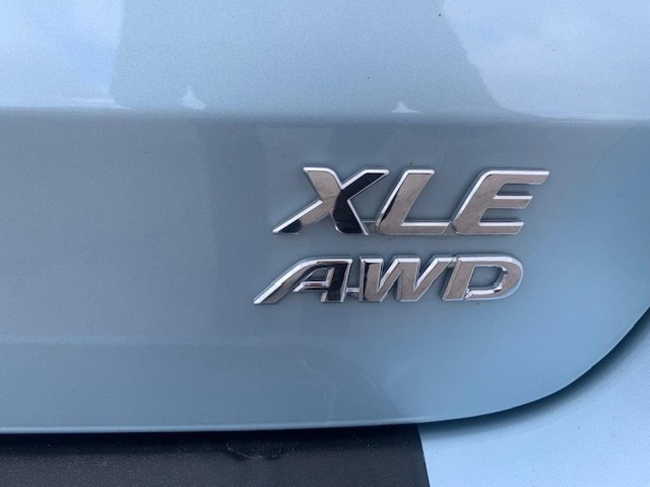 2015 Toyota Sienna XLE AWD Photo