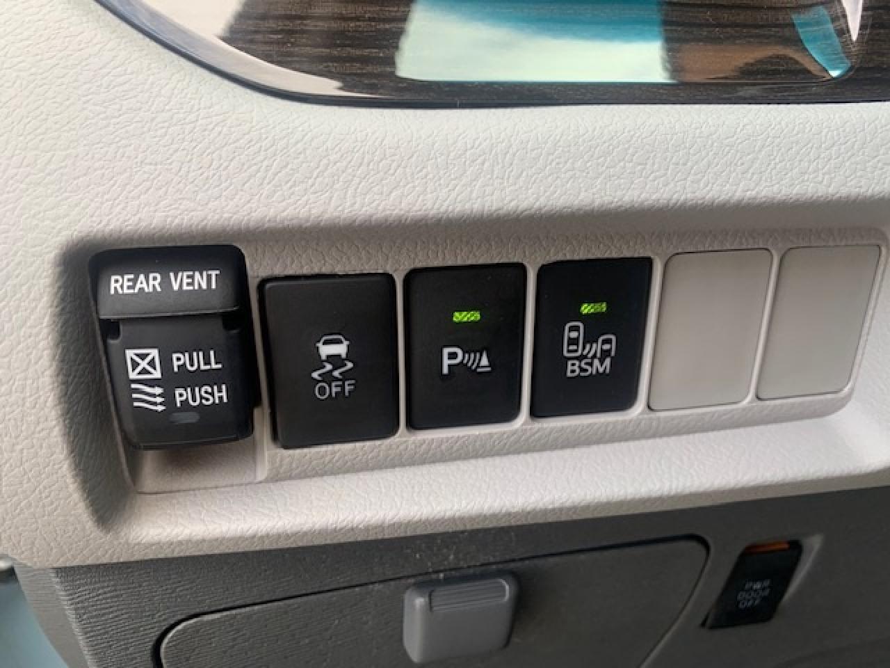 2015 Toyota Sienna XLE AWD Photo