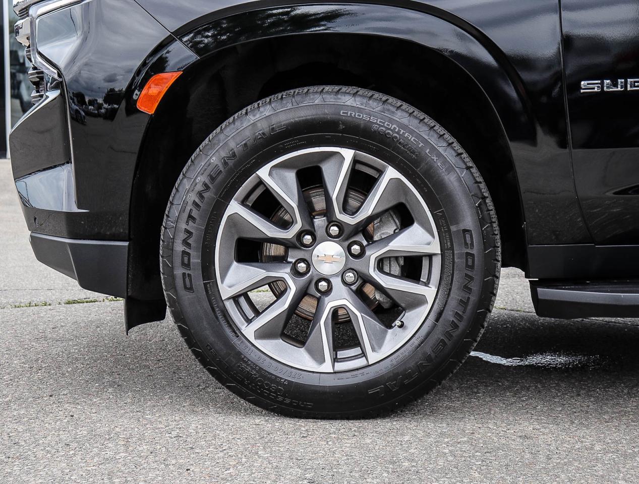 2023 Chevrolet Suburban LS Photo