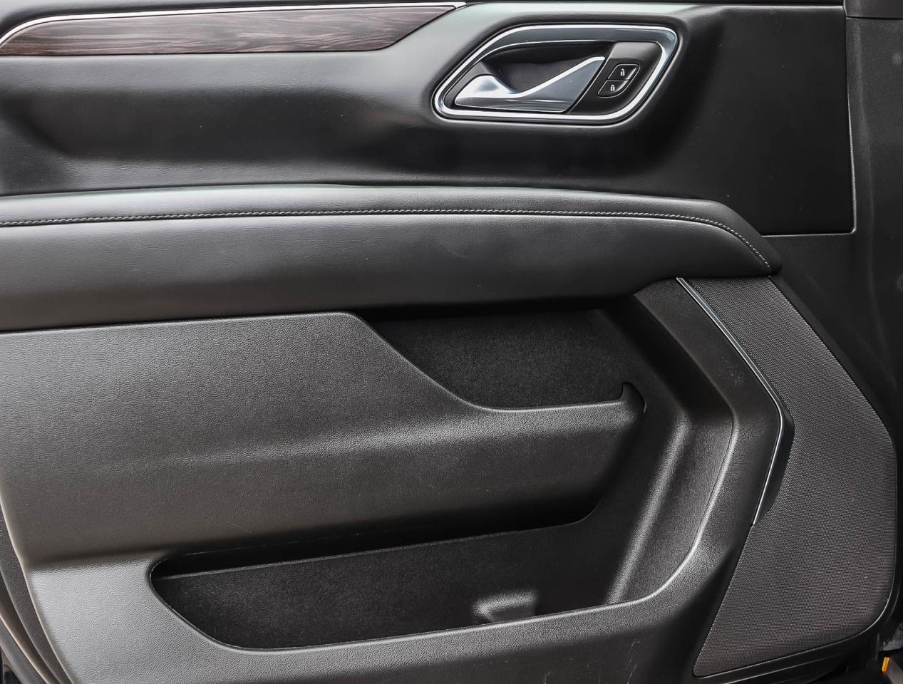 2023 Chevrolet Suburban LS Photo