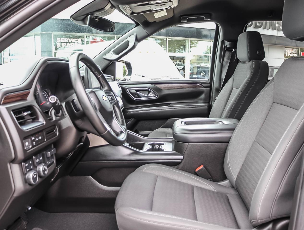 2023 Chevrolet Suburban LS Photo