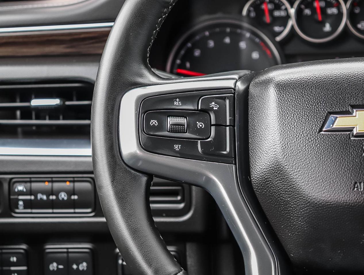 2023 Chevrolet Suburban LS Photo