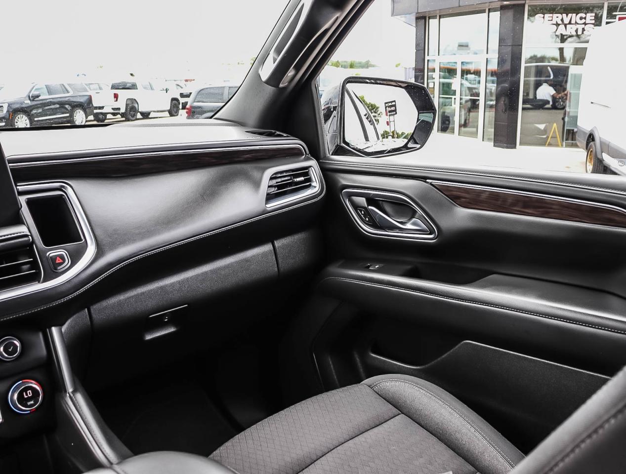 2023 Chevrolet Suburban LS Photo