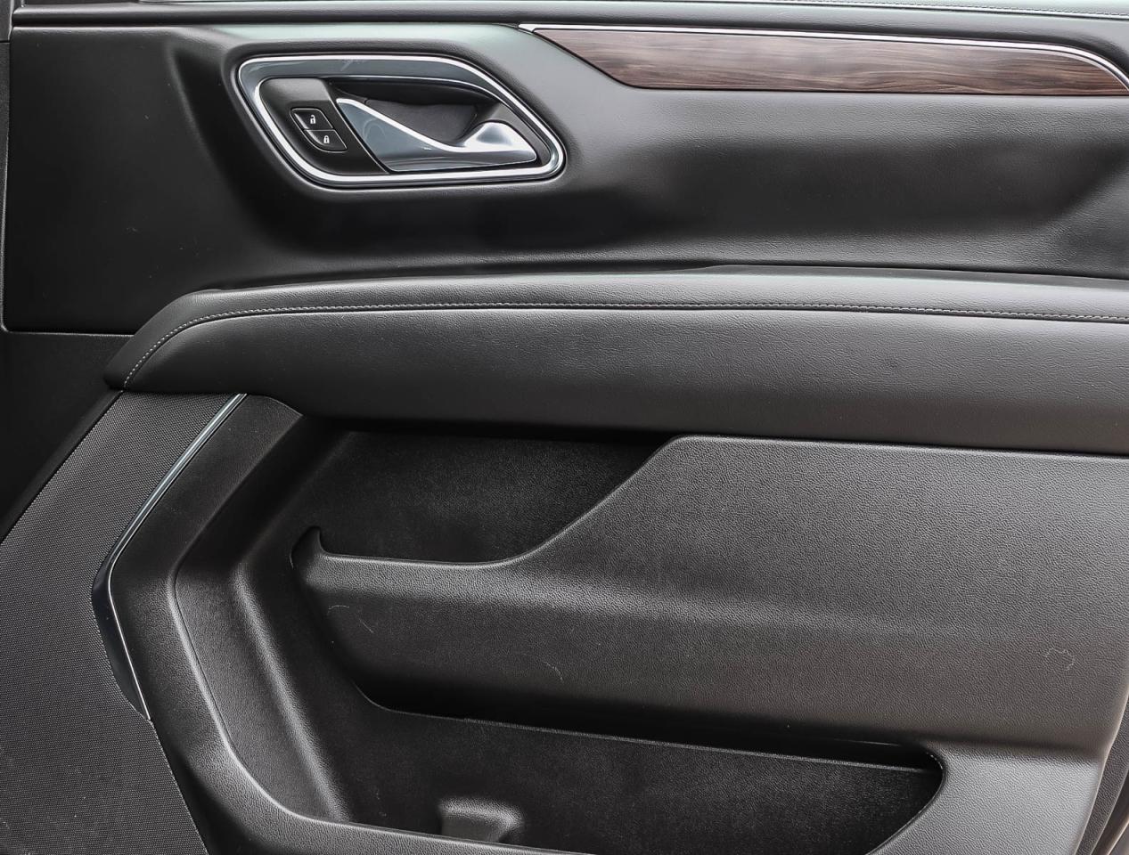 2023 Chevrolet Suburban LS Photo