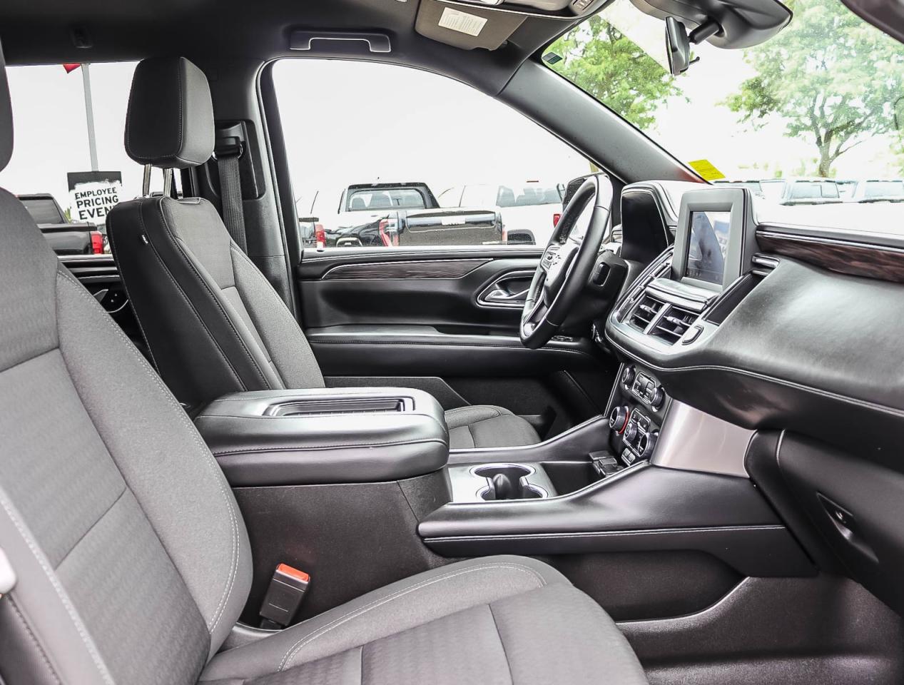 2023 Chevrolet Suburban LS Photo