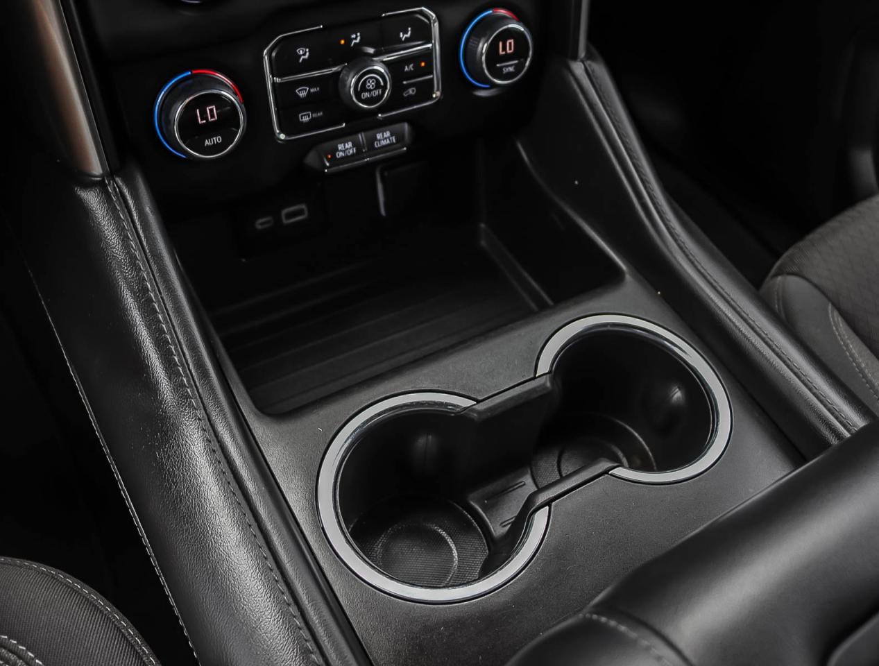 2023 Chevrolet Suburban LS Photo