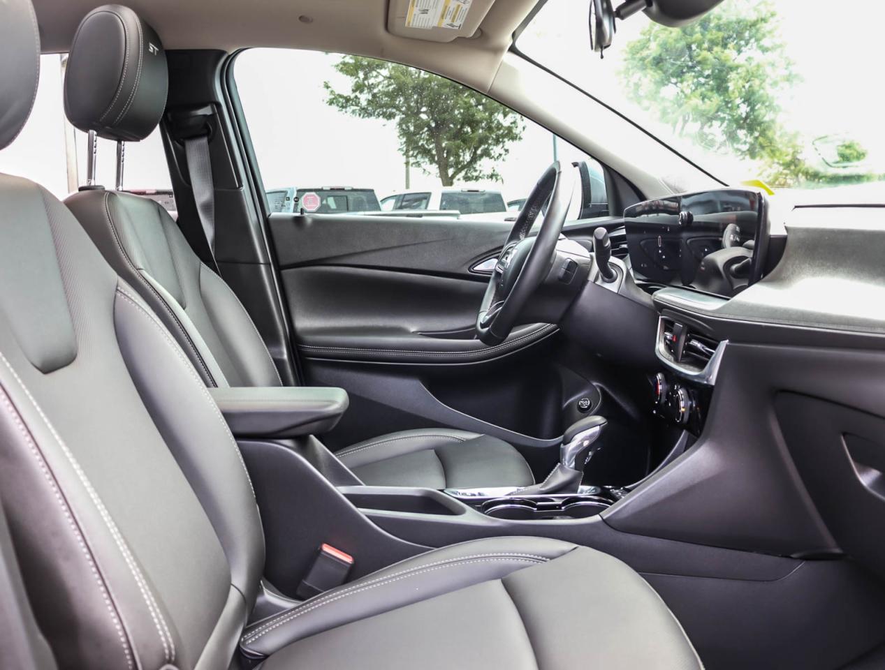 2024 Buick Encore GX Sport Touring Photo