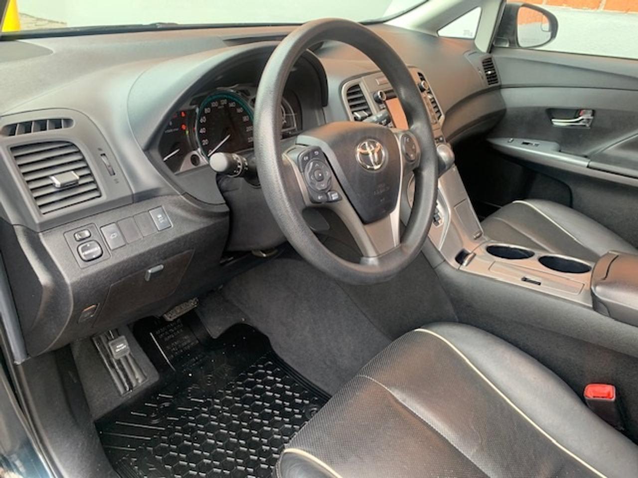 2013 Toyota Venza  Photo