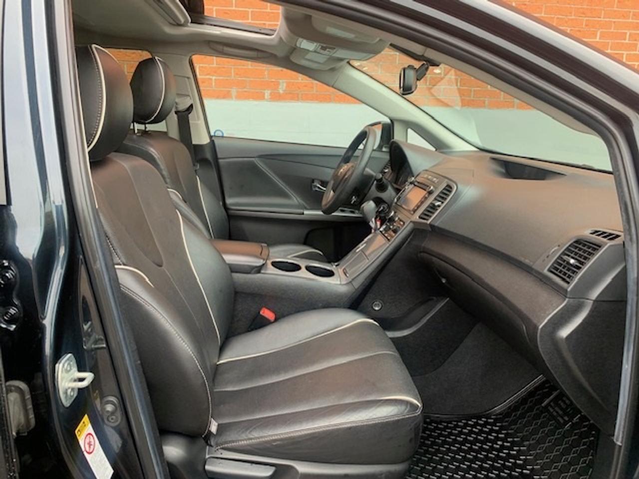 2013 Toyota Venza  Photo