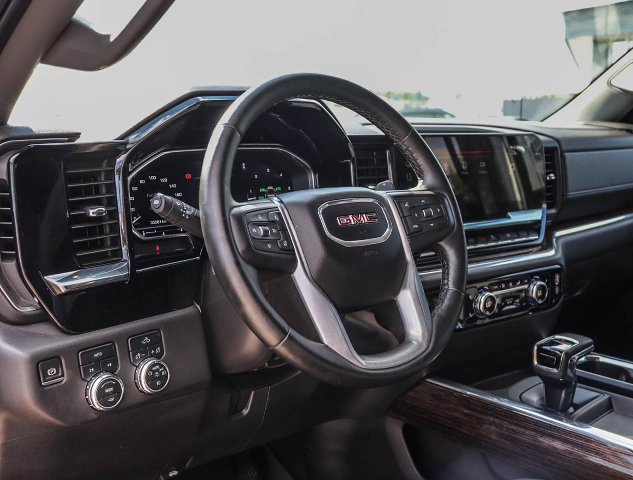 2024 GMC Sierra 1500 ELEVATION Photo