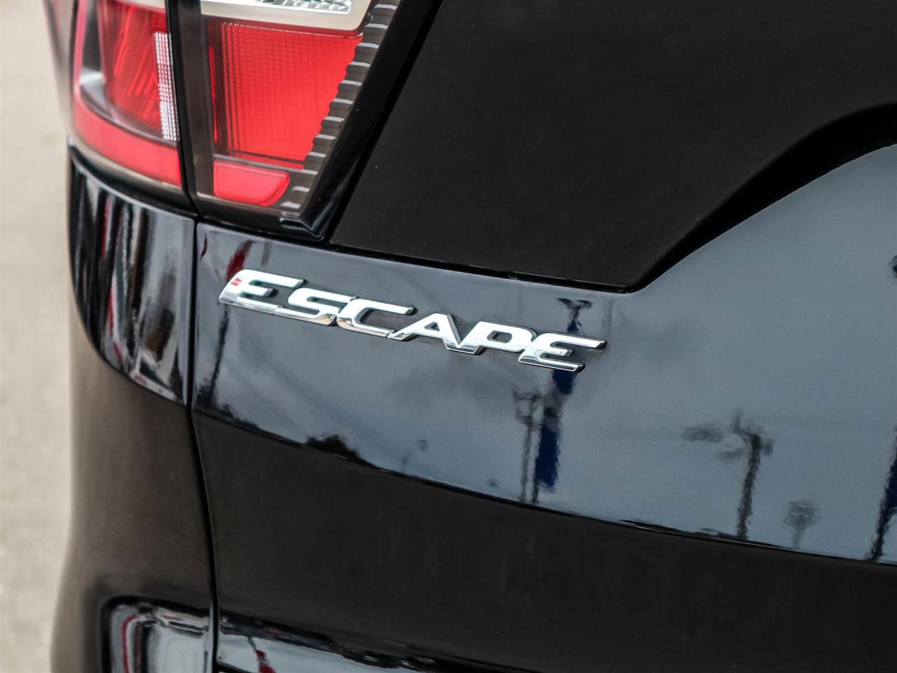 2018 Ford Escape SEL,AWD,NAV,LEATHER,PANO ROOF,NO ACCIDENT Photo