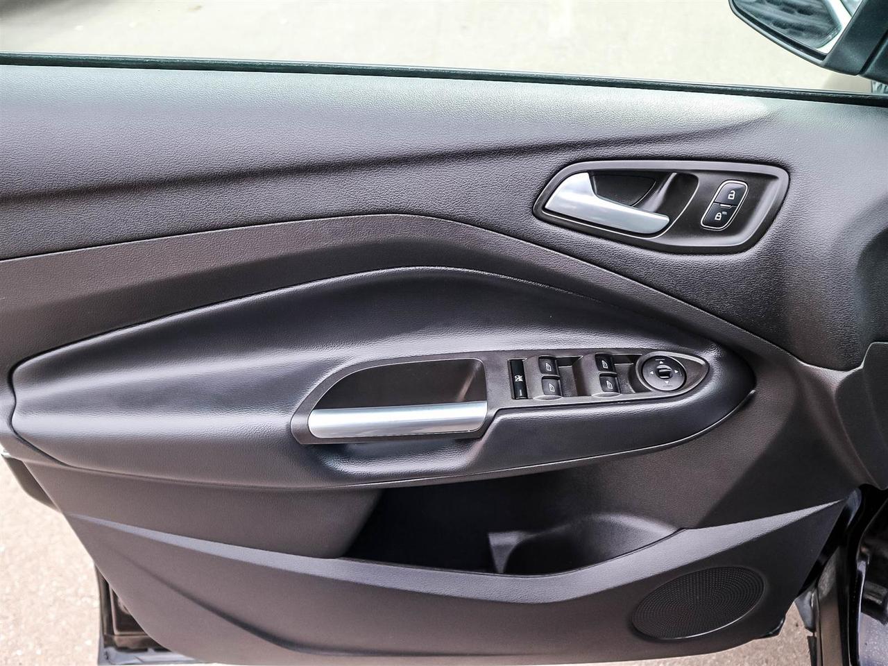 2018 Ford Escape SEL,AWD,NAV,LEATHER,PANO ROOF,NO ACCIDENT Photo