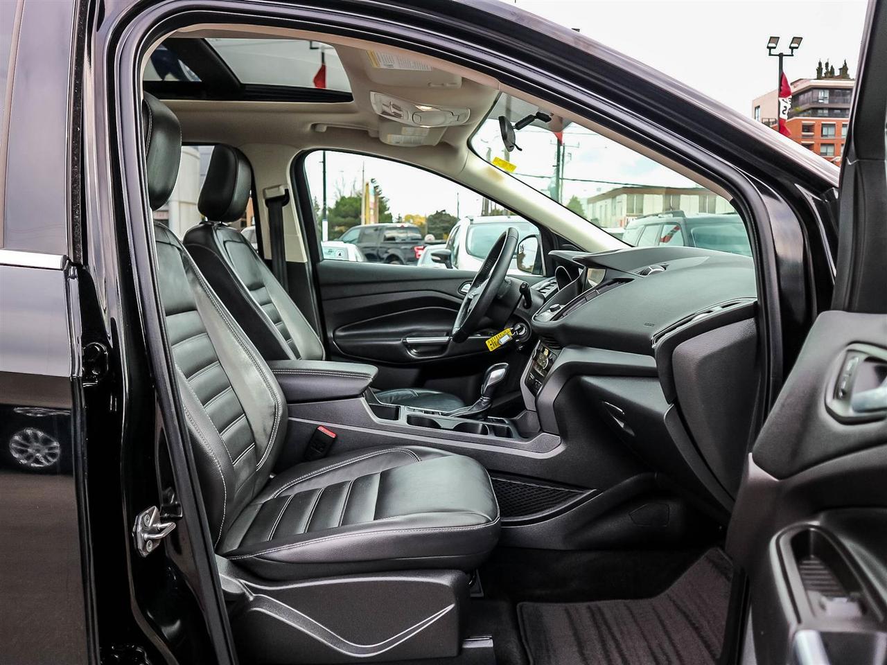 2018 Ford Escape SEL,AWD,NAV,LEATHER,PANO ROOF,NO ACCIDENT Photo