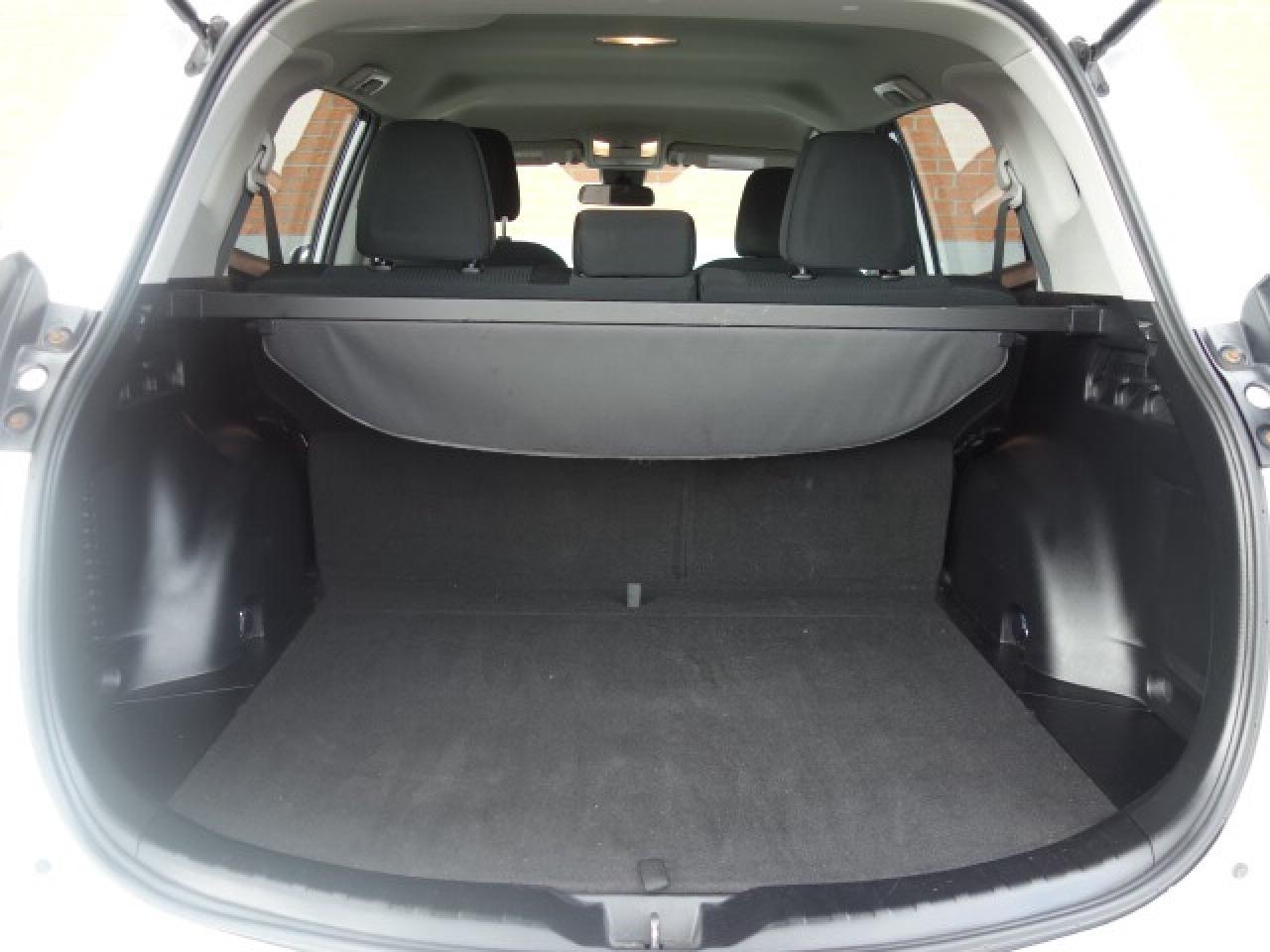 2018 Toyota RAV4 LE AWD Photo