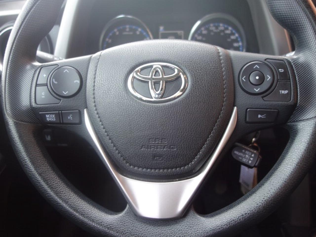 2018 Toyota RAV4 LE AWD Photo