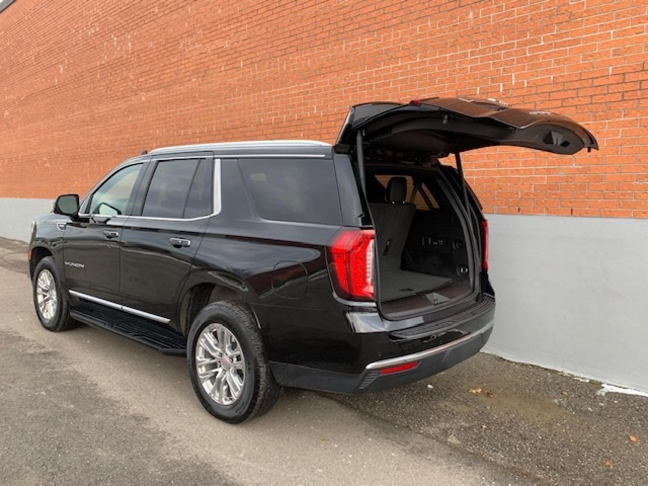 2022 GMC Yukon SLT 4X4 Photo3