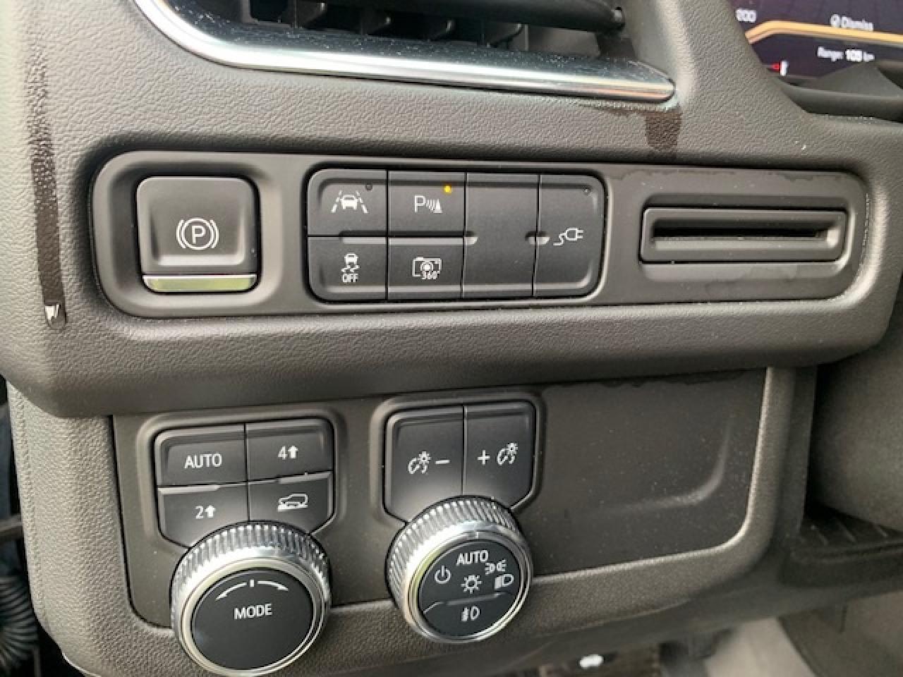 2022 GMC Yukon SLT 4X4 Photo