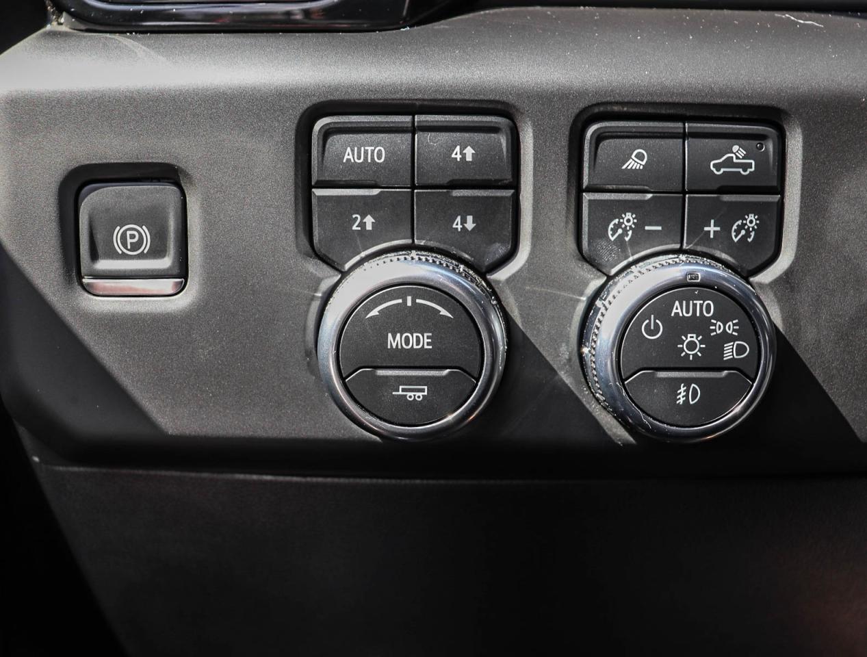 2025 GMC Sierra 1500 AT4 Photo