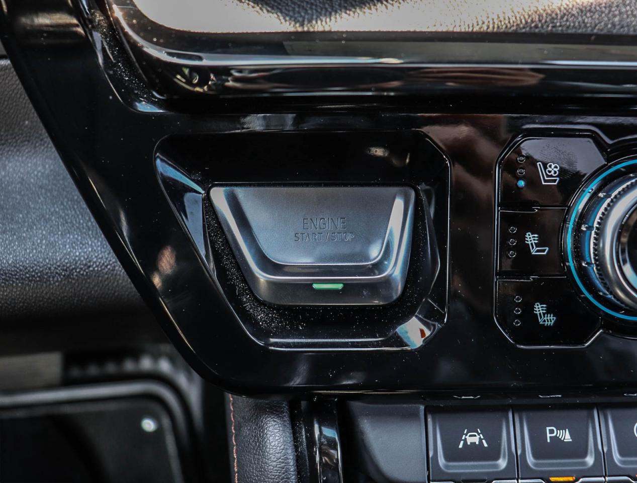 2025 GMC Sierra 1500 AT4 Photo