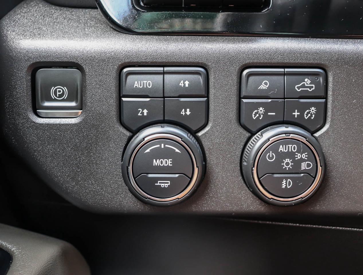 2024 Chevrolet Silverado 1500 ZR2 Photo