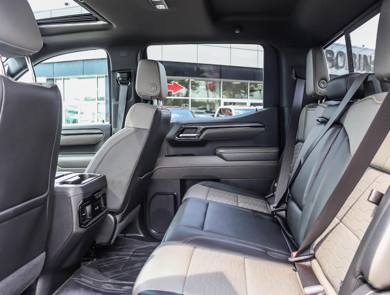 2024 Chevrolet Silverado 1500 ZR2 Photo