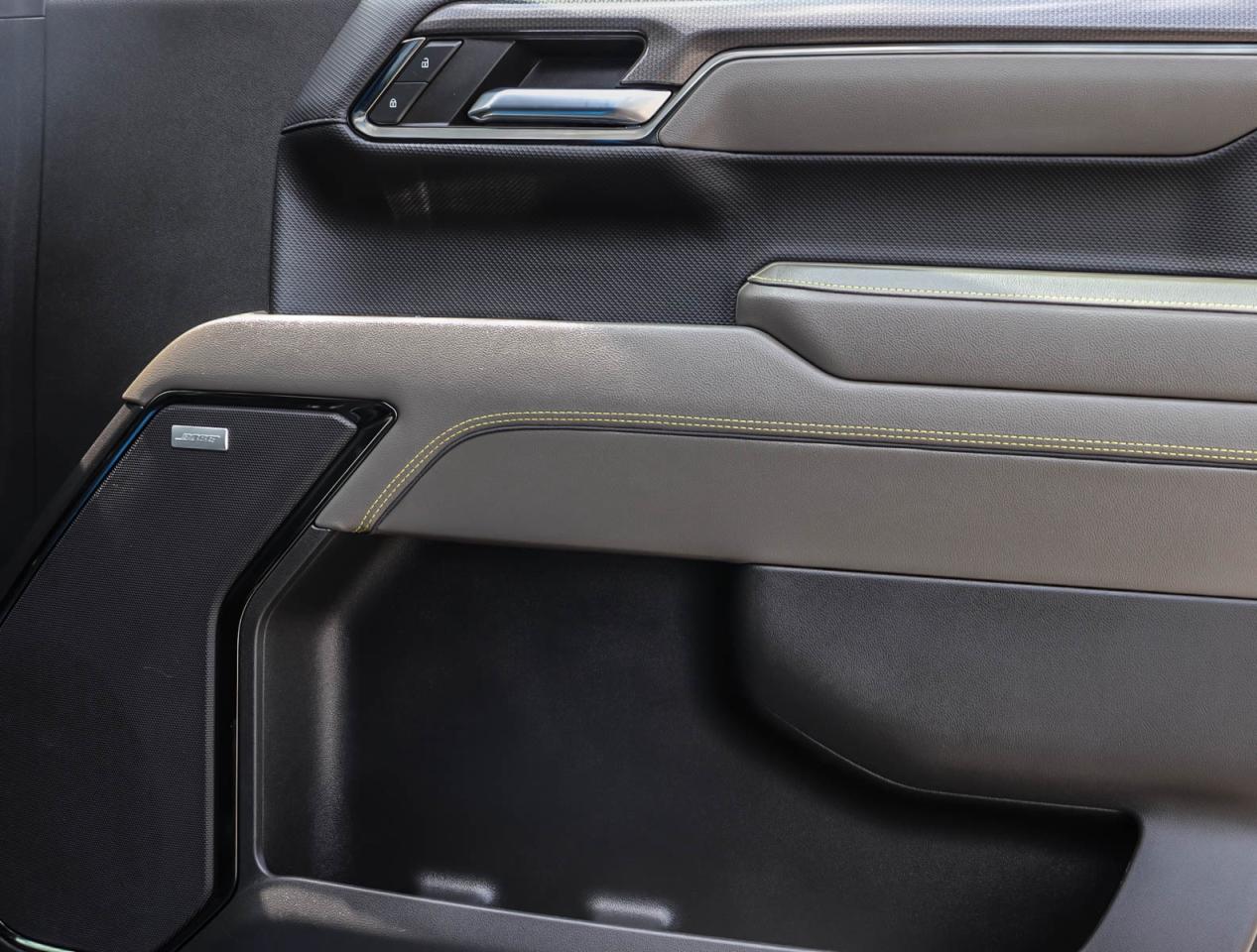 2024 Chevrolet Silverado 1500 ZR2 Photo