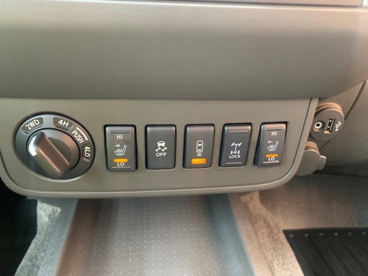 2018 Nissan Frontier PRO-4X 4x4 Photo