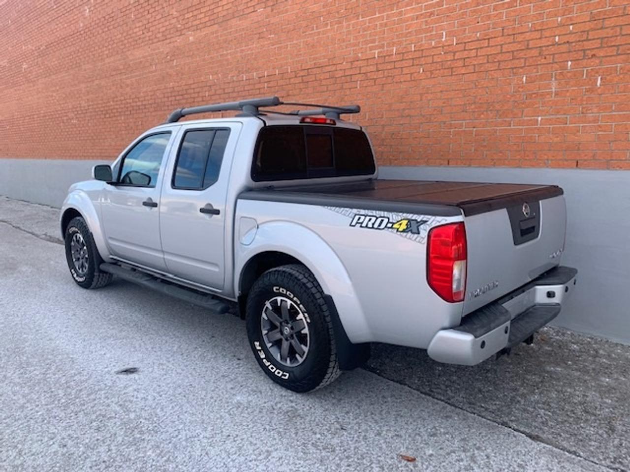 2018 Nissan Frontier PRO-4X 4x4 Photo2