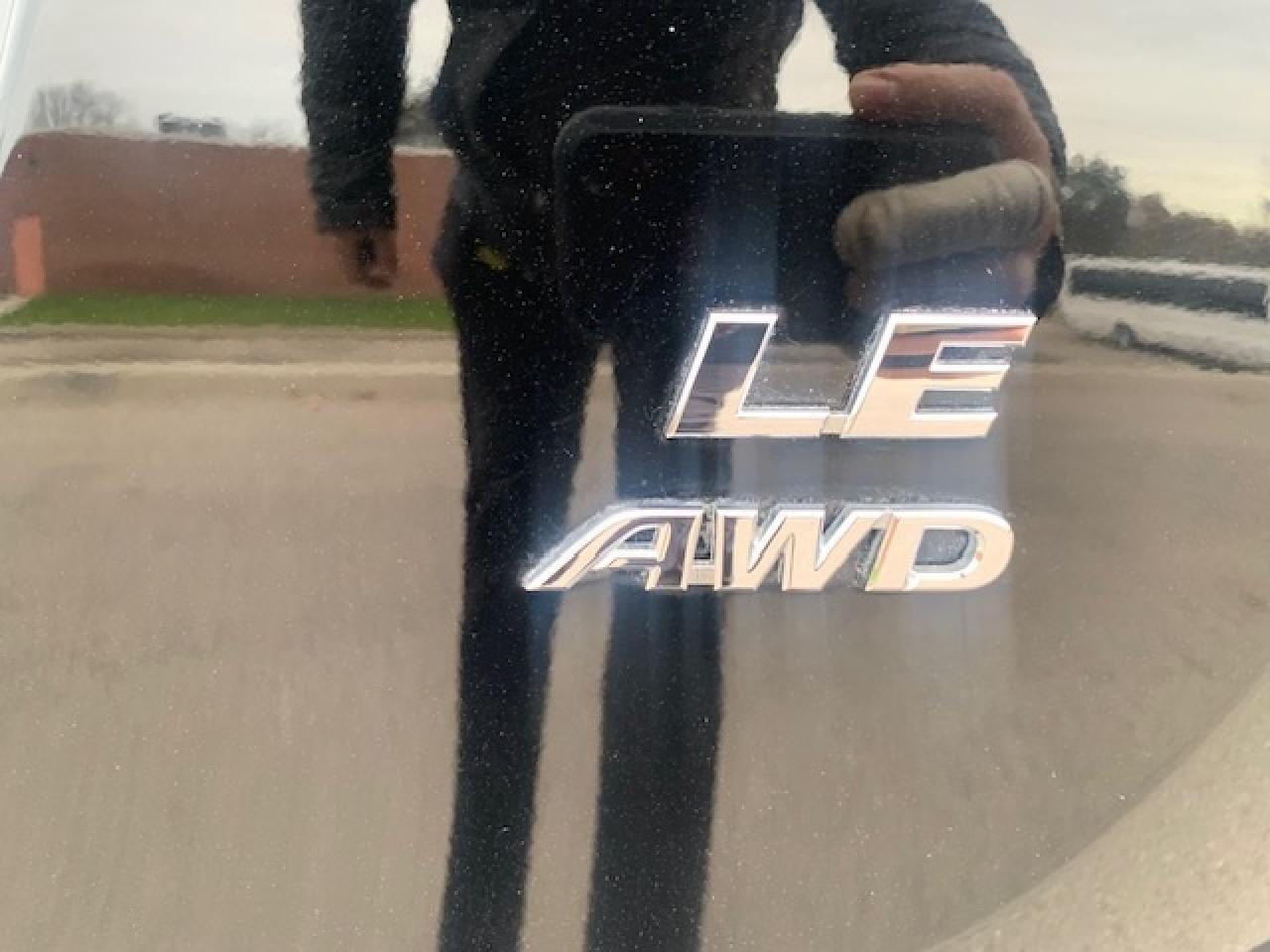 2018 Toyota RAV4 LE AWD Photo