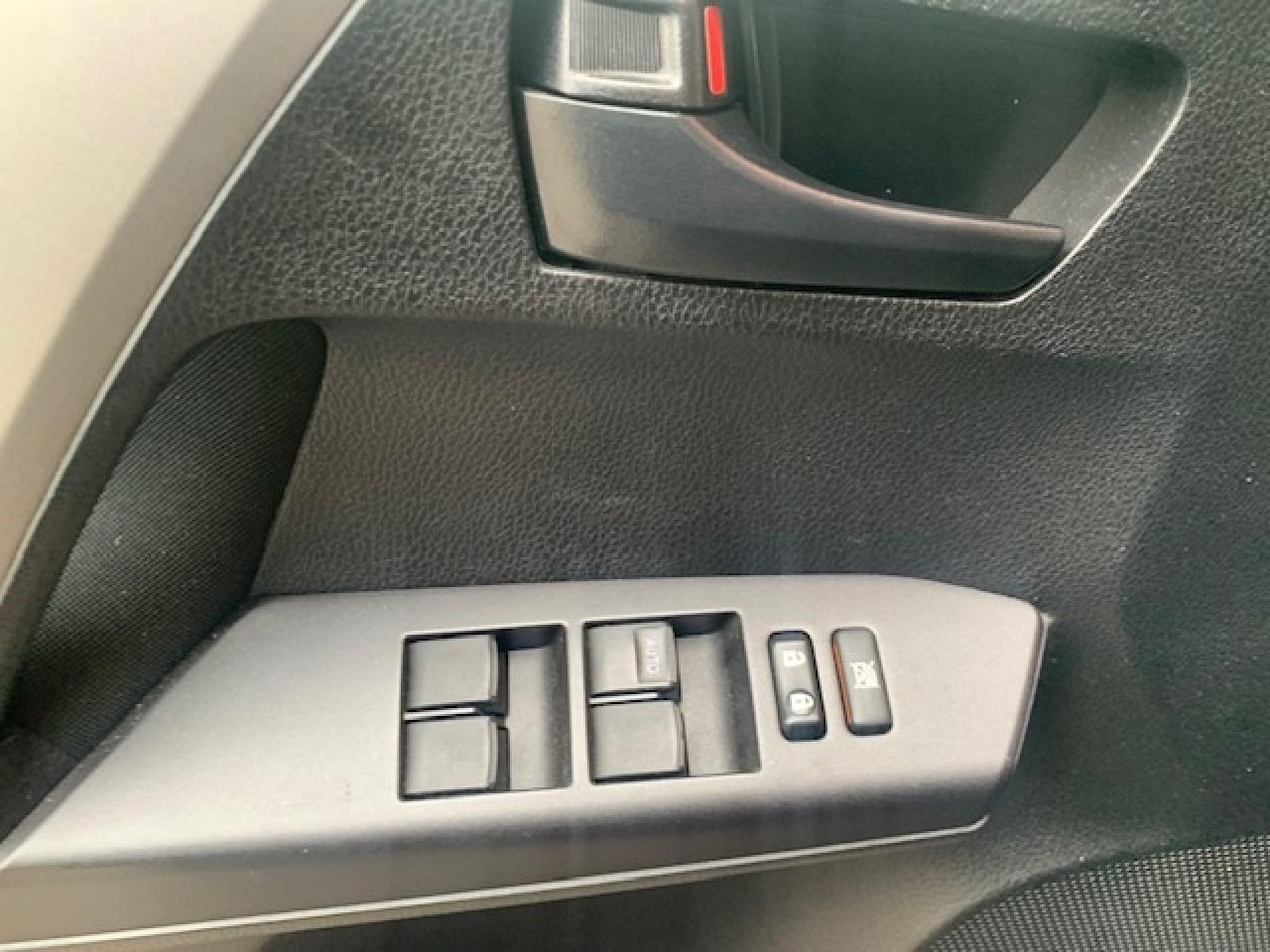 2018 Toyota RAV4 LE AWD Photo