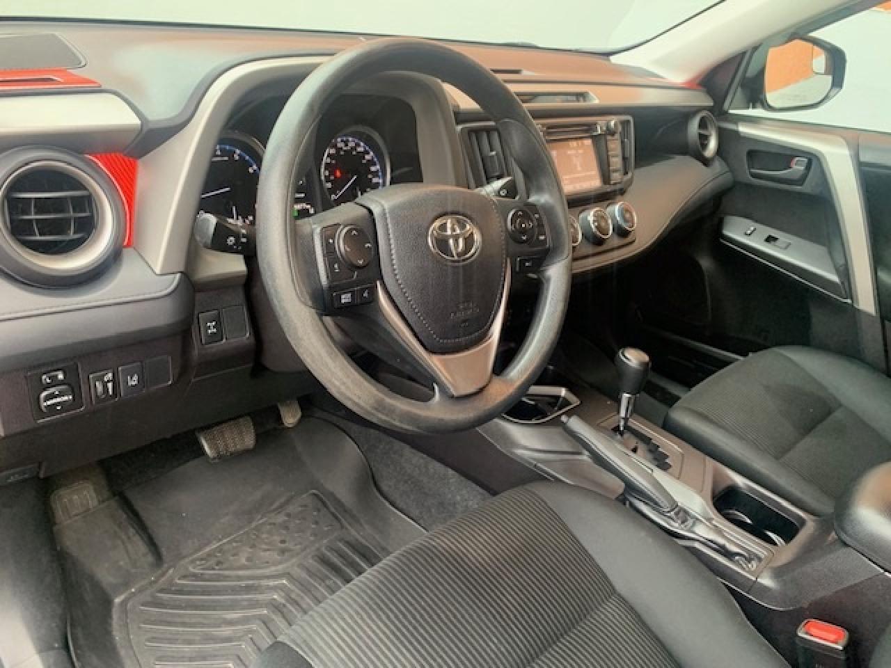 2018 Toyota RAV4 LE AWD Photo