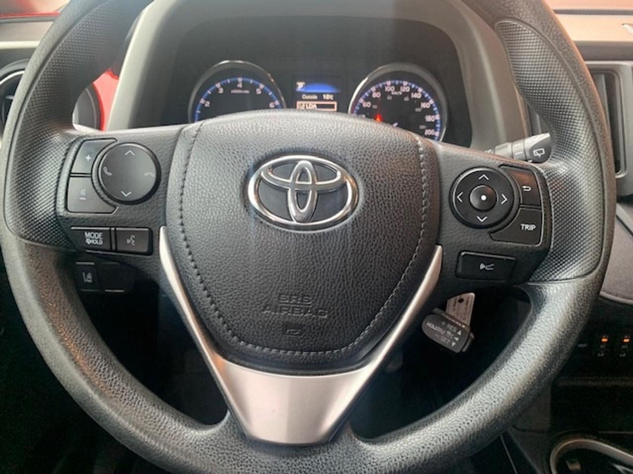 2018 Toyota RAV4 LE AWD Photo