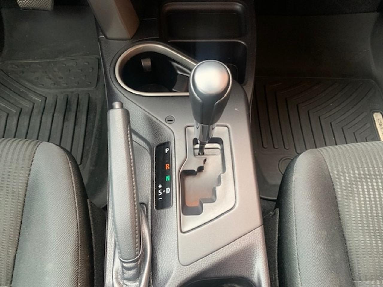 2018 Toyota RAV4 LE AWD Photo